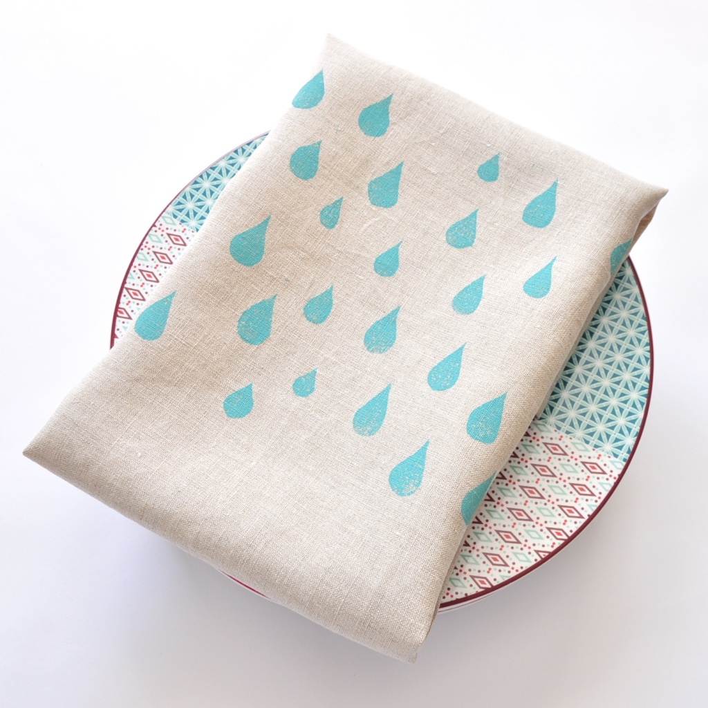 Serviette de table imprimée a la main motif pluie, création par artisan d'art Inkrée