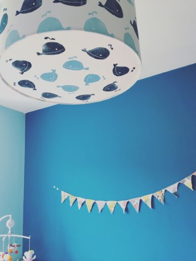 Suspension tambour avec diffuseur pour chambre enfant, motif baleine, couleur bleu