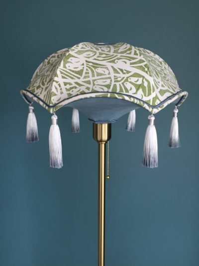 Dôme Palmier à pompom tissu imprimé à la main, création de Inkrée sur l'ile de Ré.