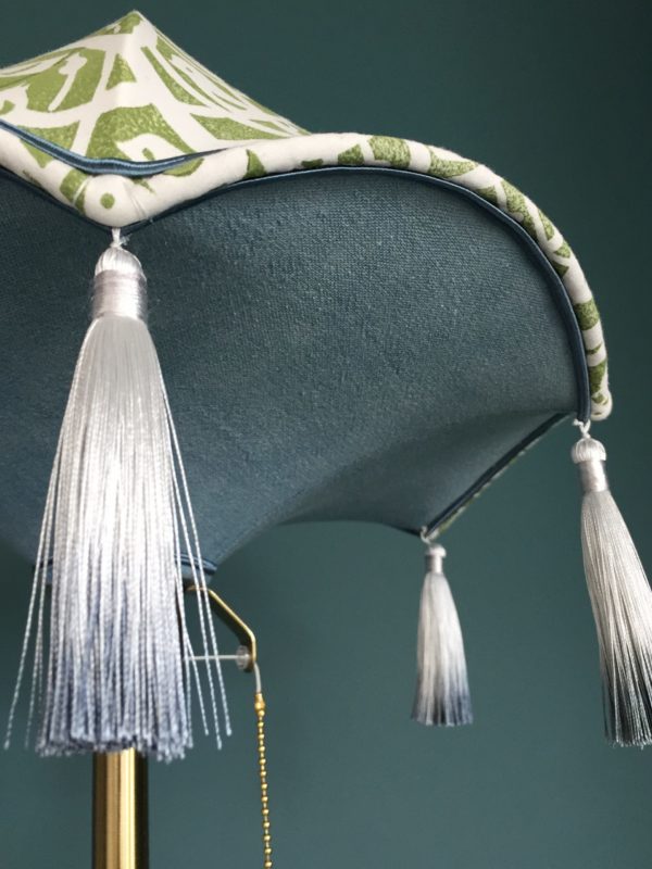 Dôme Palmier à pompom tissu imprimé à la main, création de Inkrée sur l'ile de Ré.